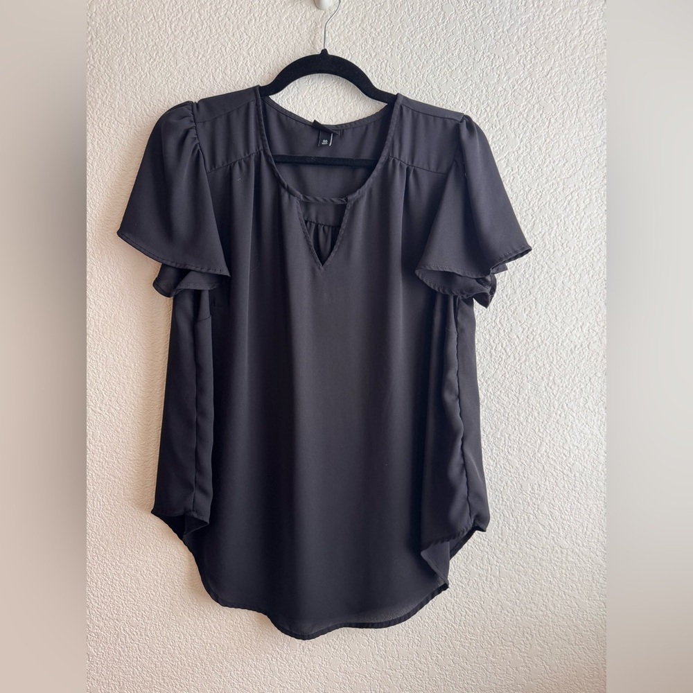 Torrid Flutter Sleeve Keyhole blouse - 00